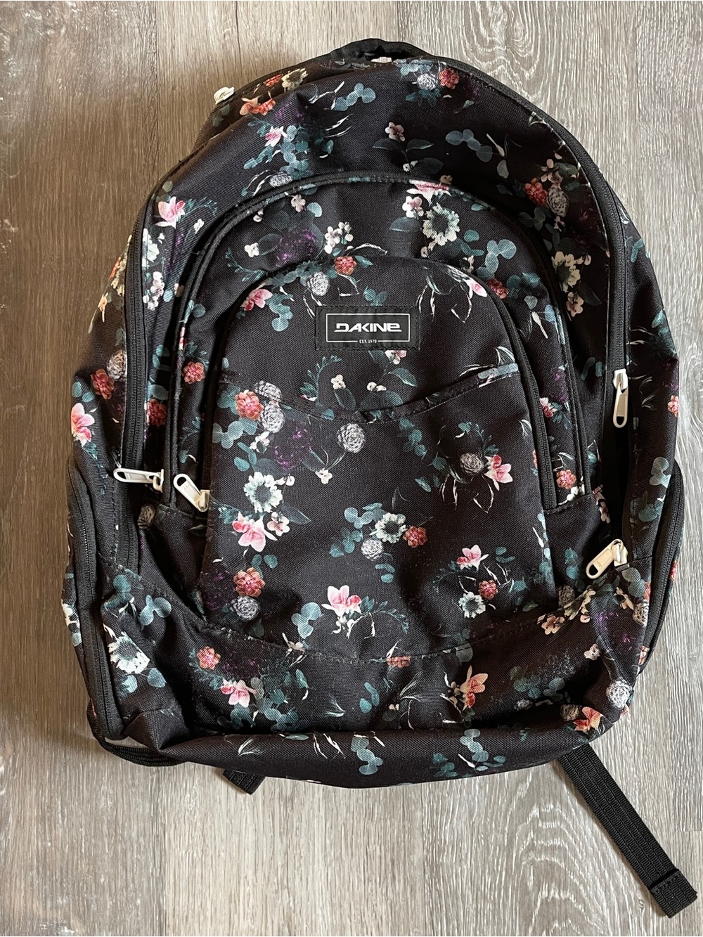 Dakine Prom 25L Flora  Backpack. Holds 14” Laptop Insulated Pocket Floral